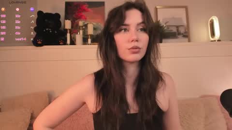 Una  online show from May 16, 2026, 10:36 am