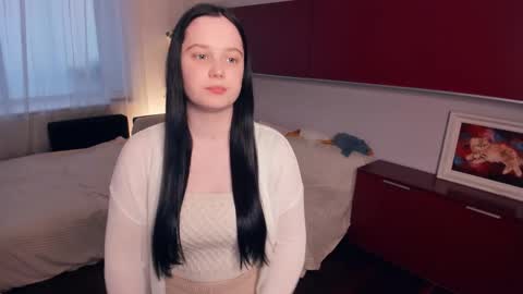 Lyna online show from March 2, 2026, 1:40 pm