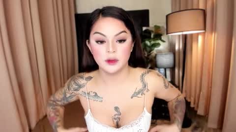 Lady tan online show from September 17, 2025, 11:50 pm