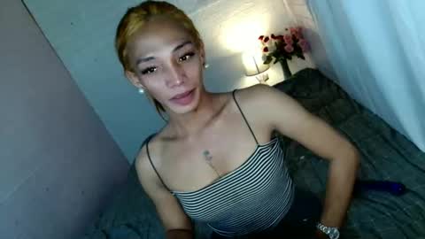 Snapshot of uncut_queen chatting on May 2, 2026, 10:53 am LOVELY JANE online show from May 2, 2026, 10:53 am
