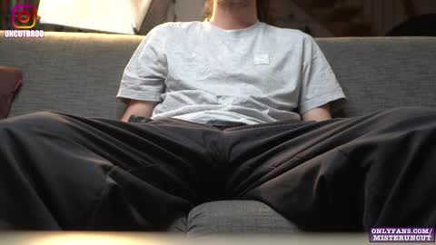 Snapshot of uncutgerman420 chatting on October 26, 2025, 9:53 pm Mister Uncut online show from October 26, 2025, 9:53 pm