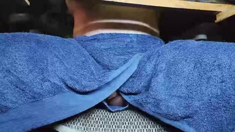 Under the desk online show from November 22, 2025, 9:47 pm