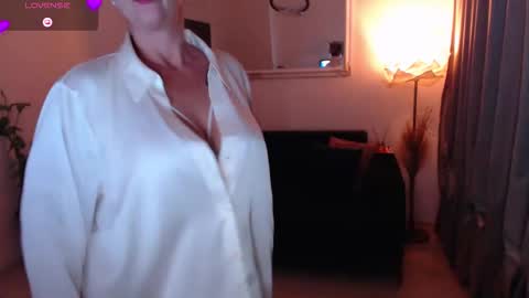 Eva online show from November 14, 2025, 9:24 pm