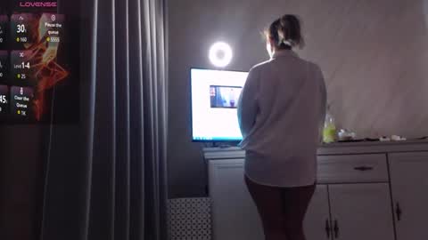 Snapshot of unfulfilledwife chatting on April 29, 2026, 10:16 pm Eva online show from April 29, 2026, 10:16 pm