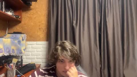 Anri online show from October 8, 2025, 8:28 pm