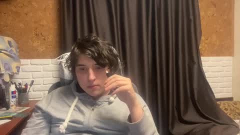 Anri online show from April 22, 2026, 9:49 pm