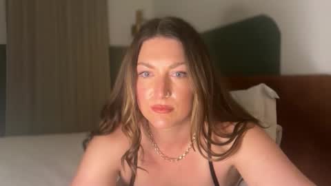 Snapshot of unholyhollyxxx chatting on January 15, 2026, 6:40 am Holly online show from January 15, 2026, 6:40 am