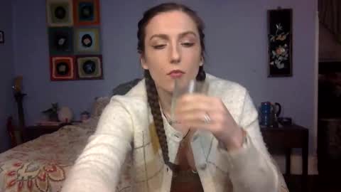 Lola Moonstone online show from November 11, 2025, 5:18 am