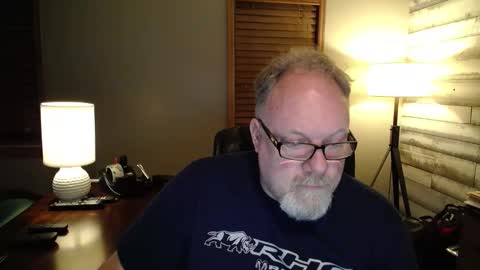 Snapshot of up2later chatting on February 5, 2026, 3:55 am up2later online show from February 5, 2026, 3:55 am