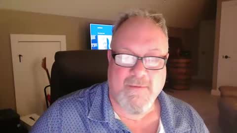 Snapshot of up2later chatting on March 9, 2026, 5:11 am up2later online show from March 9, 2026, 5:11 am
