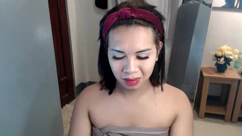 Snapshot of ur_cutiesthotasianxx chatting on December 10, 2024, 1:22 am Vee online show from December 10, 2024, 1:22 am