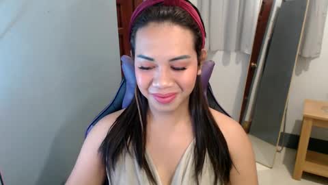 Snapshot of ur_cutiesthotasianxx chatting on January 4, 2025, 11:17 pm Vee online show from January 4, 2025, 11:17 pm