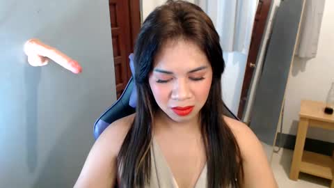 Snapshot of ur_cutiesthotasianxx chatting on January 5, 2025, 3:22 am Vee online show from January 5, 2025, 3:22 am