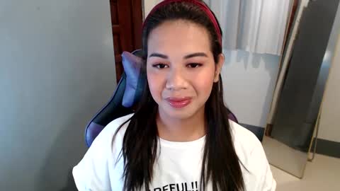 Snapshot of ur_cutiesthotasianxx chatting on January 6, 2025, 10:58 pm Vee online show from January 6, 2025, 10:58 pm