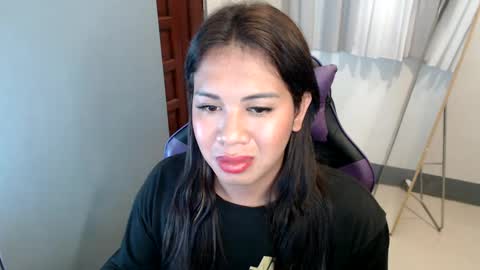 Snapshot of ur_cutiesthotasianxx chatting on January 11, 2025, 6:03 am Vee online show from January 11, 2025, 6:03 am