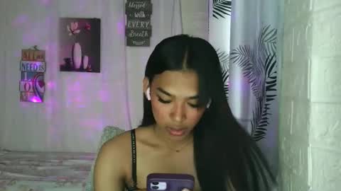 ur_dazzlingmorenaxx online show from February 11, 2026, 2:49 am