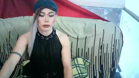 Snapshot of ur_dominatrix chatting on April 29, 2026, 3:32 am MISS ANNA online show from April 29, 2026, 3:32 am