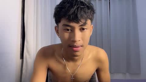 ur_fuckerbttm online show from November 22, 2025, 12:04 pm