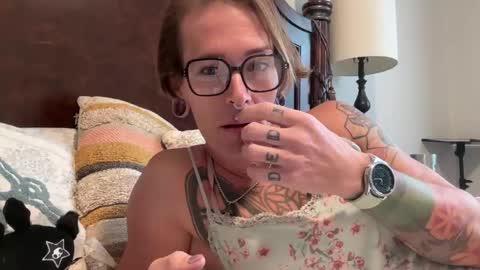 Snapshot of ur_goddess_daylee chatting on November 15, 2025, 7:10 pm Goddess online show from November 15, 2025, 7:10 pm