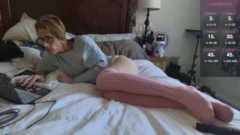 Snapshot of ur_goddess_daylee chatting on December 5, 2025, 5:42 pm Goddess online show from December 5, 2025, 5:42 pm