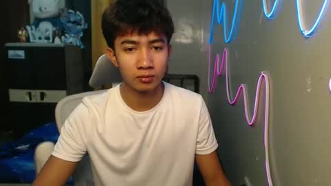 Snapshot of ur_hottestjonny chatting on June 21, 2026, 11:40 pm jonny online show from June 21, 2026, 11:40 pm