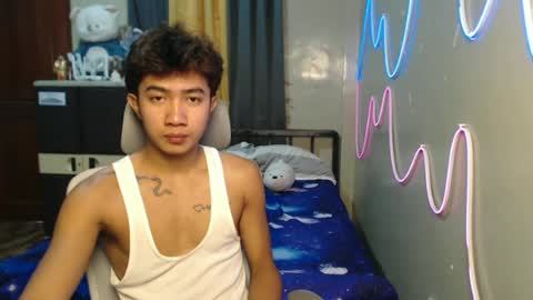 Snapshot of ur_hottestjonny chatting on June 25, 2026, 11:42 pm jonny online show from June 25, 2026, 11:42 pm