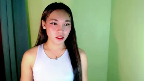 QUEENSY online show from February 27, 2025, 2:32 am