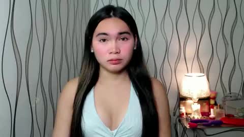 QUEENSY online show from December 13, 2025, 7:53 pm