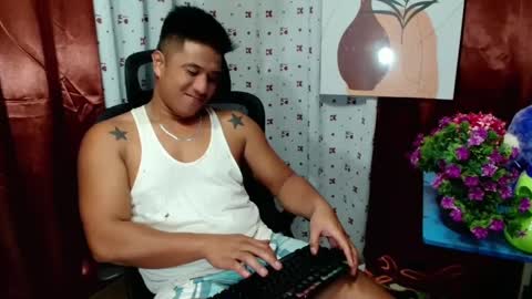 Snapshot of ur_pinoydave chatting on December 15, 2024, 6:04 pm Dave online show from December 15, 2024, 6:04 pm