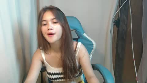 Snapshot of ur_prettyangel chatting on February 15, 2026, 1:02 am ur_prettyangel online show from February 15, 2026, 1:02 am