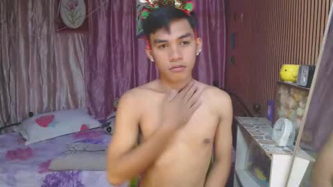 Snapshot of ur_shan21 chatting on December 15, 2025, 2:05 am ur_shan21 online show from December 15, 2025, 2:05 am