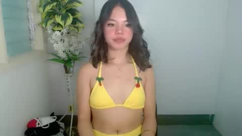 ur_sweetyprincess online show from May 17, 2026, 1:29 pm