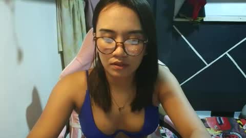 ur_wetwife online show from October 25, 2025, 8:36 pm