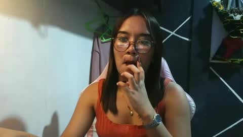 ur_wetwife online show from November 17, 2025, 1:17 pm