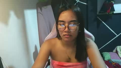 ur_wetwife online show from December 20, 2025, 2:46 pm