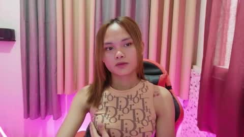 urasian_crisa online show from November 25, 2025, 2:22 am