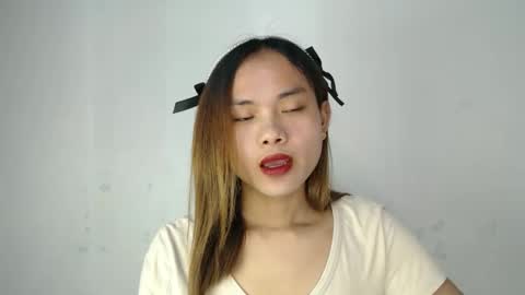 urasian_crisa online show from May 7, 2026, 5:24 am