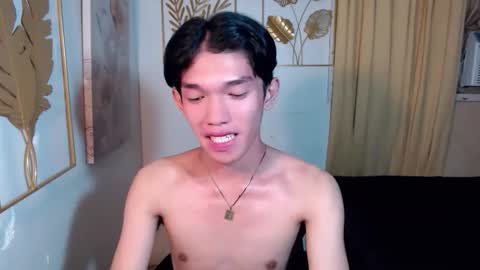 urasian_john20 online show from December 4, 2025, 2:15 pm