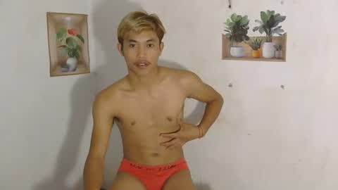 urasian_jomarie online show from May 15, 2026, 11:50 am
