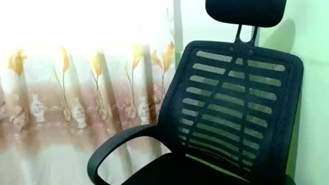 Snapshot of urasian_joy chatting on October 24, 2025, 8:11 am urasian_joy online show from October 24, 2025, 8:11 am