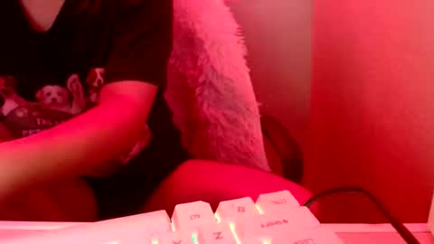 Snapshot of urasian_joy chatting on November 17, 2025, 9:20 pm urasian_joy online show from November 17, 2025, 9:20 pm