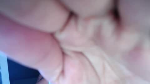 NEWRA  ALLISON online show from October 22, 2025, 6:18 pm