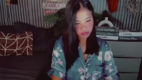 urasian_pinay_gurl online show from May 6, 2026, 11:15 am
