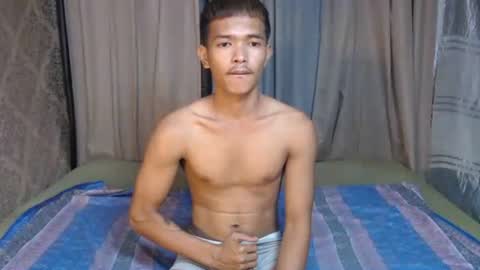 Snapshot of urasian_rey chatting on August 4, 2026, 1:14 pm urasian_rey online show from August 4, 2026, 1:14 pm