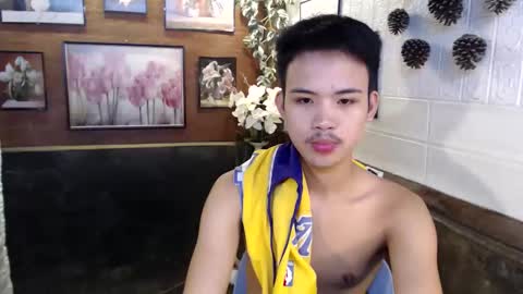 urasiancumboix2 online show from October 10, 2025, 4:39 pm