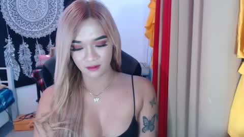 Snapshot of urasiandreamgirlxxx chatting on December 7, 2024, 9:39 am jess online show from December 7, 2024, 9:39 am