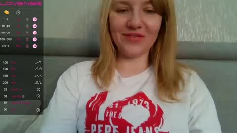 Snapshot of urbadkitty chatting on December 20, 2024, 8:06 am urbadkitty online show from December 20, 2024, 8:06 am