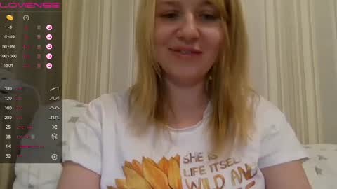 Snapshot of urbadkitty chatting on February 14, 2025, 2:44 pm urbadkitty online show from February 14, 2025, 2:44 pm