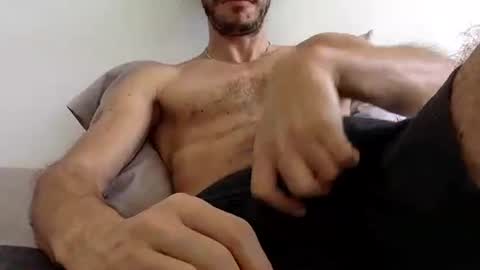 Snapshot of urbestbigdick chatting on December 22, 2025, 5:54 pm urbestbigdick online show from December 22, 2025, 5:54 pm