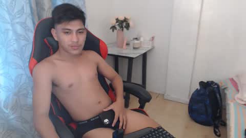 Snapshot of urcuteguy_jhonx chatting on September 18, 2025, 9:39 pm Dannie online show from September 18, 2025, 9:39 pm